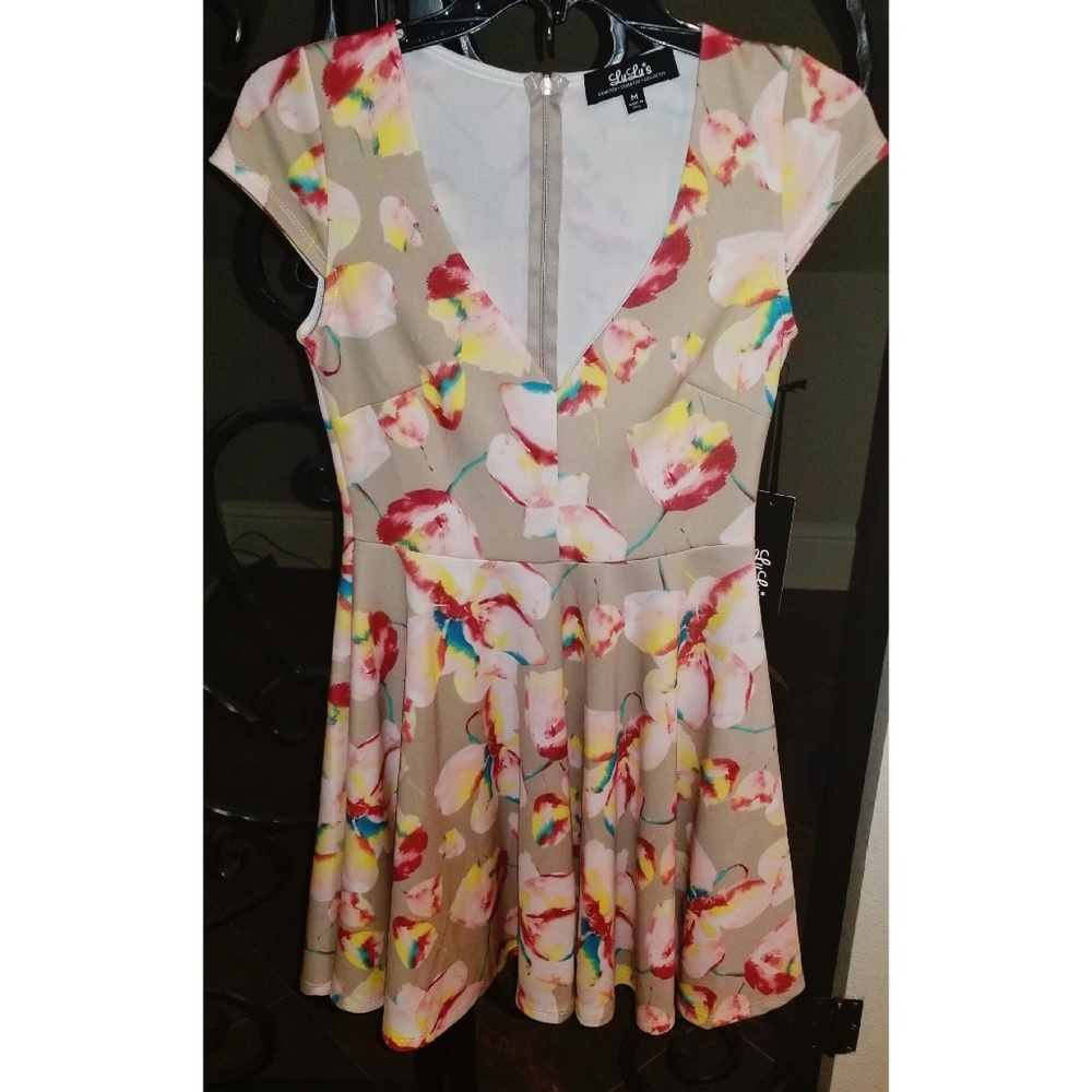 Lulu's t-length casual sun dress